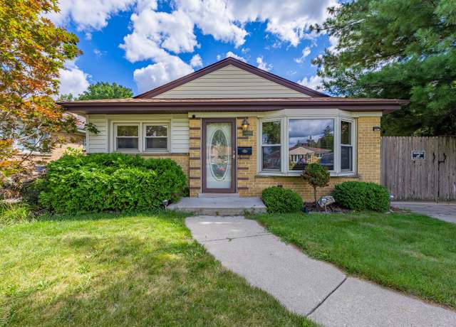 Property at 9005 S 49th Ct, Oak Lawn, IL 60453, 3 beds, 1 bath