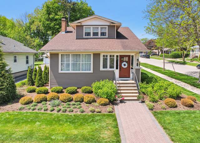 Property at 738 Augusta Ave, Elgin, IL 60120, 4 beds, 2 baths