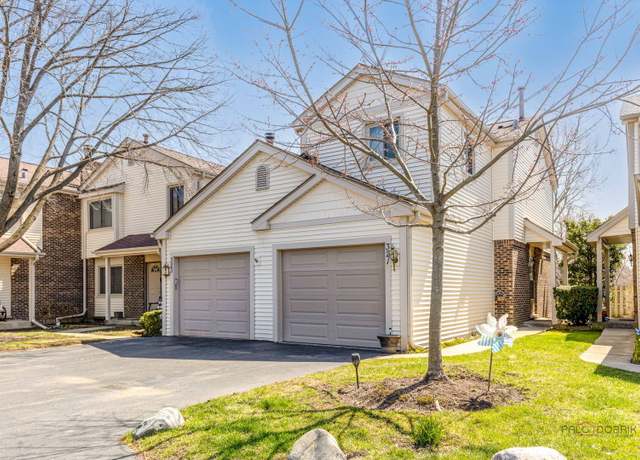 Property at 321 E Forest Knoll Dr, Palatine, IL 60074, 3 beds, 2.5 baths