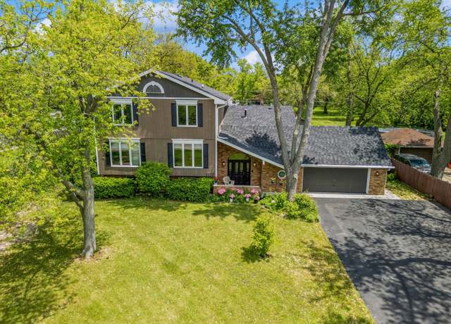 Property at 5873 Walnut Ave, Downers Grove, IL 60516, 5 beds, 6 baths
