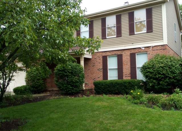 Property at 8221 Meadowwood Ave, Woodridge, IL 60517, 3 beds, 2.5 baths