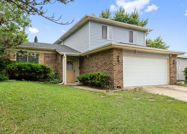 Property at 6617 Foxtree Ave, Woodridge, IL 60517, 3 beds, 2.5 baths