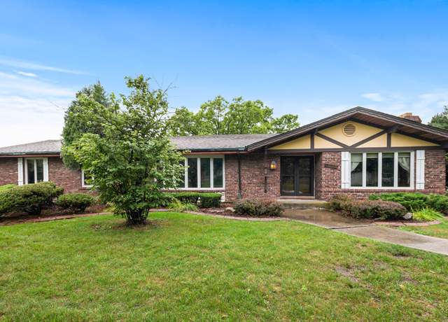 Property at 15242 Hollywood Dr, Orland Park, IL 60462, 3 beds, 2.5 baths