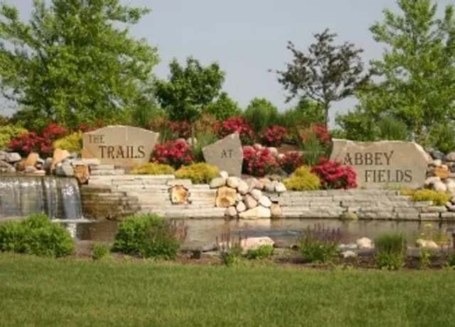 Property at 1504 Wyndemere Point Dr, Champaign, IL 61822