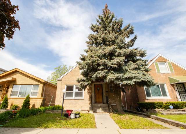 Property at 9816 S Forest Ave, Chicago, IL 60628, 3 beds, 1.5 baths