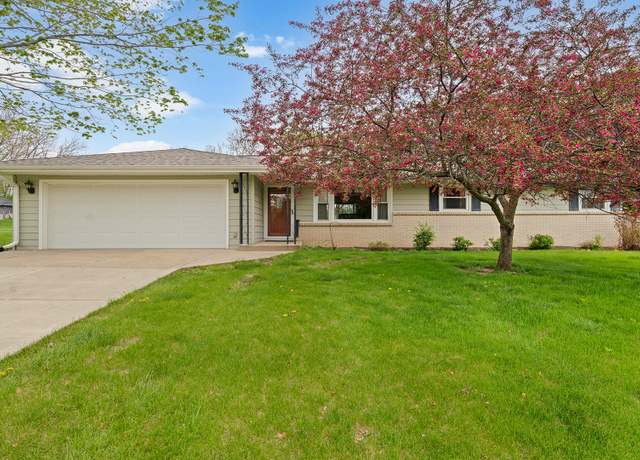 Property at 6272 Balboa St, Rockford, IL 61109, 3 beds, 1.5 baths