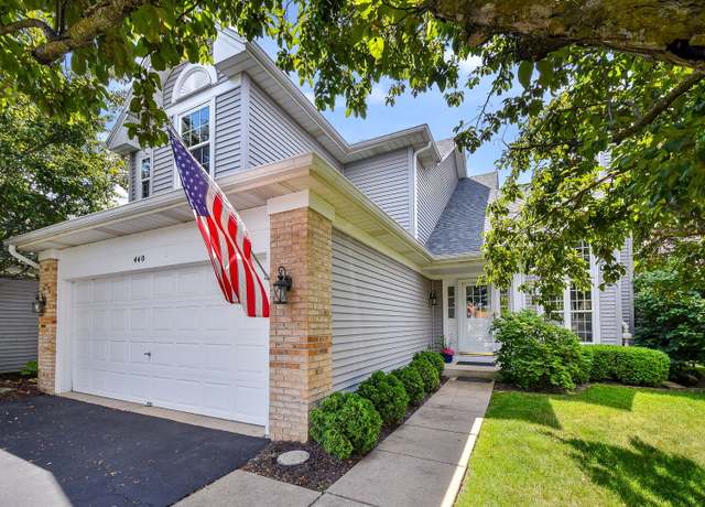 Property at 440 Prairieview Dr, Oswego, IL 60543, 3 beds, 3.5 baths