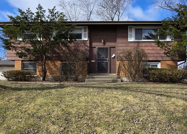 Property at 18900 Loras Ln, Country Club Hills, IL 60478, 5 beds, 2 baths