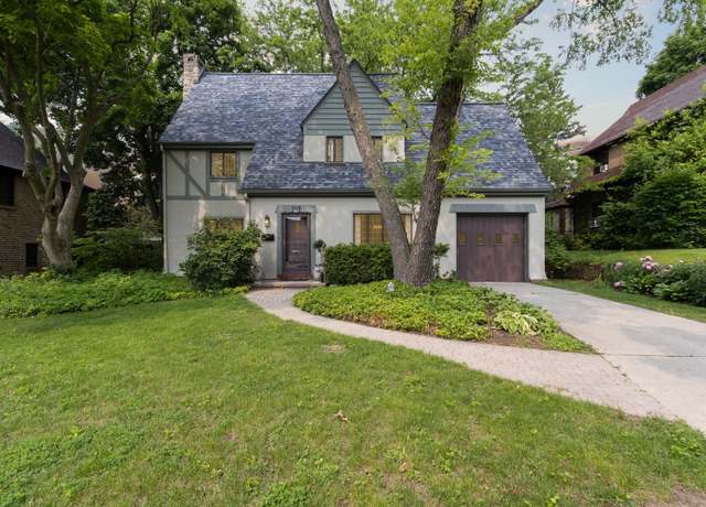 Property at 806 N Rockford Ave, Rockford, IL 61107, 4 beds, 2.5 baths