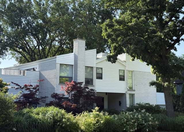 Property at 941 Harms Rd, Glenview, IL 60025, 3 beds, 2.5 baths