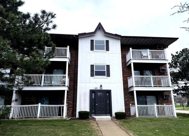 Property at 101 Gregory St #8, Aurora, IL 60504, 2 beds, 1.5 baths