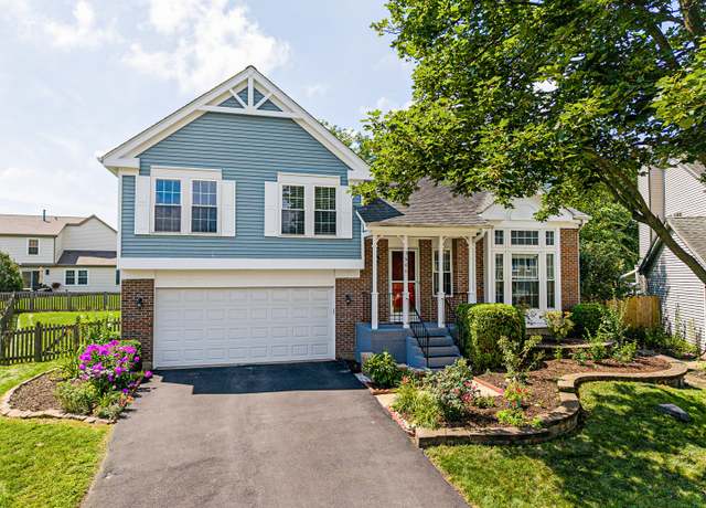 Property at 3500 Fairfax Ct W, Aurora, IL 60504, 3 beds, 2 baths