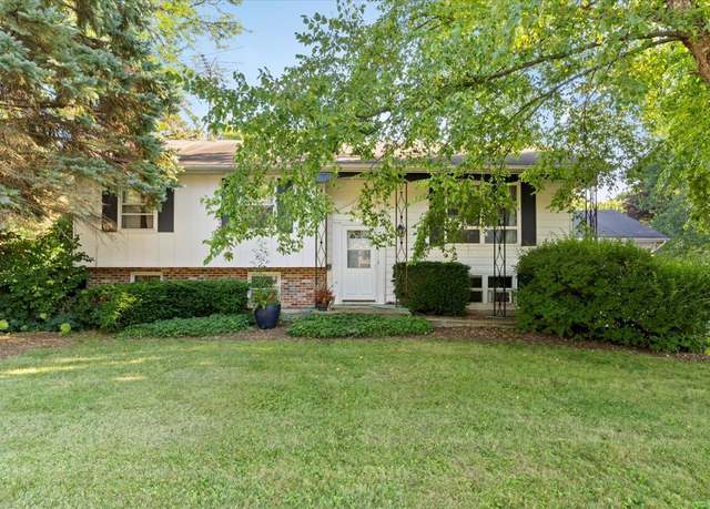 Property at 3507 Atlantic Ave, Gurnee, IL 60031, 4 beds, 2 baths