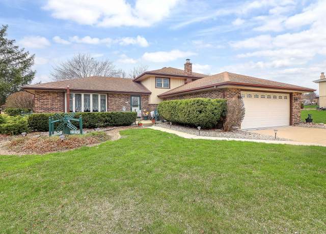 Property at 14532 Pinewood Ct, Orland Park, IL 60467, 4 beds, 2 baths