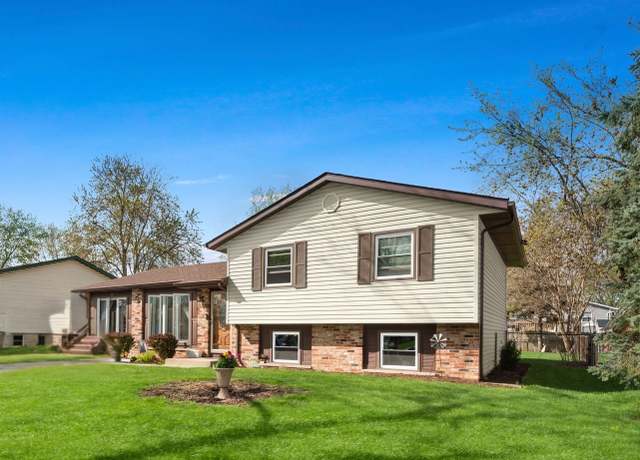 Property at 128 Grady Dr, Bolingbrook, IL 60440, 3 beds, 1.5 baths