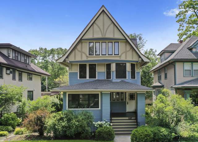 Property at 237 S Elmwood Ave, Oak Park, IL 60302, 4 beds, 3 baths