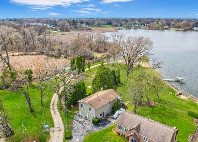 Property at 27891 W Bayview Dr, Ingleside, IL 60041, 2 beds, 2 baths