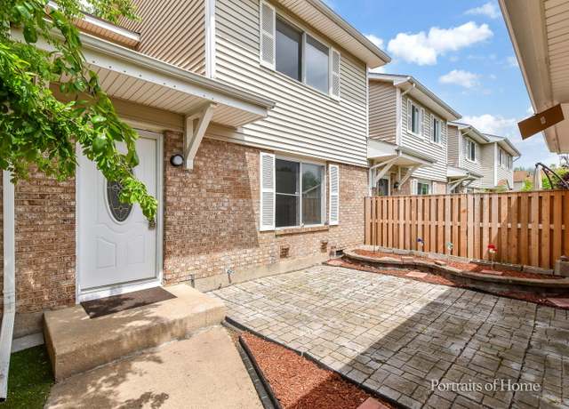 Property at 18 Woodsorrel Pl, Woodridge, IL 60517, 2 beds, 1.5 baths