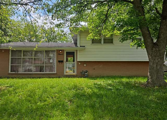 Property at 19050 John Ave, Country Club Hills, IL 60478, 3 beds, 2 baths