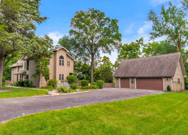 Property at 19W681 109th St, Lemont, IL 60439, 3 beds, 1.5 baths