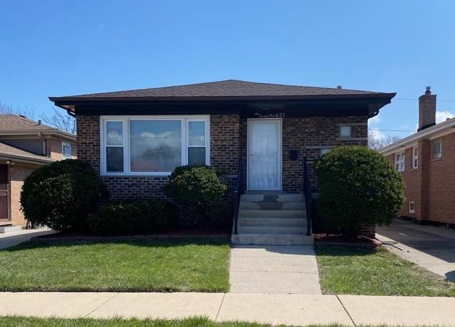 Property at 621 Paxton Ave, Calumet City, IL 60409, 3 beds, 1.5 baths