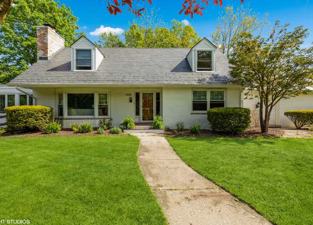 Property at 2160 Chestnut Rd, Homewood, IL 60430, 5 beds, 3 baths
