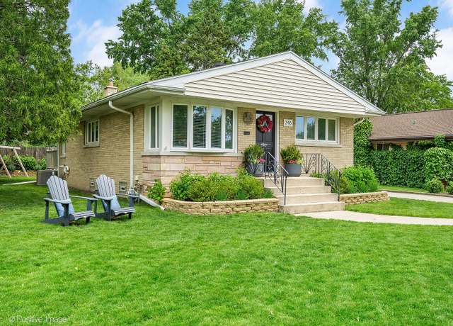 Property at 246 E Monroe St, Villa Park, IL 60181, 3 beds, 2 baths