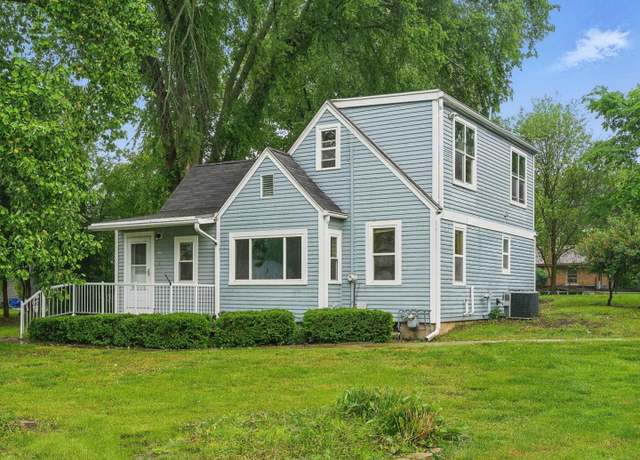 Property at 318 David Ct, Island Lake, IL 60042, 4 beds, 1.5 baths