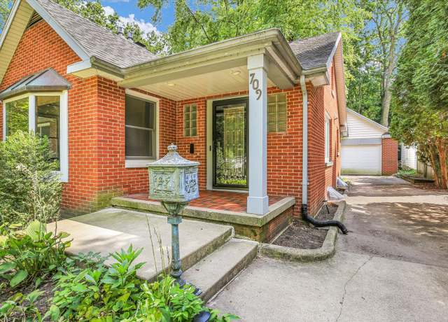 Property at 709 W Vermont Ave, Urbana, IL 61801, 3 beds, 3 baths