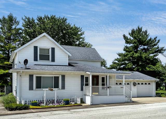 Property at 801 Saint Charles St, Beaverville, IL 60912, 3 beds, 2 baths