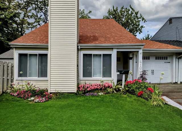 Property at 410 Wildwood Ct #410, Romeoville, IL 60446, 3 beds, 1.5 baths