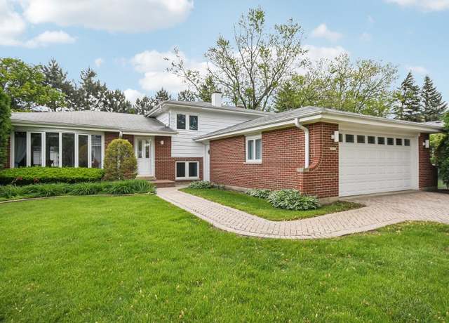 Property at 7913 Grant St, Darien, IL 60561, 3 beds, 2 baths
