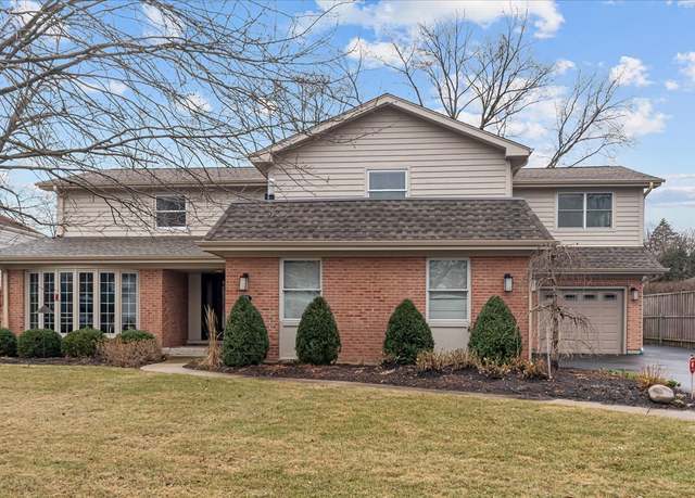 Property at 875 Mountain Dr, Deerfield, IL 60015, 4 beds, 2.5 baths