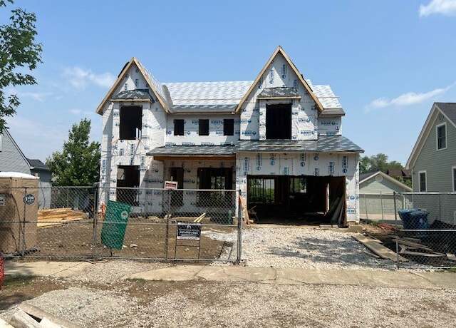Property at 185 E Oneida Ave, Elmhurst, IL 60126, 5 beds, 4.5 baths
