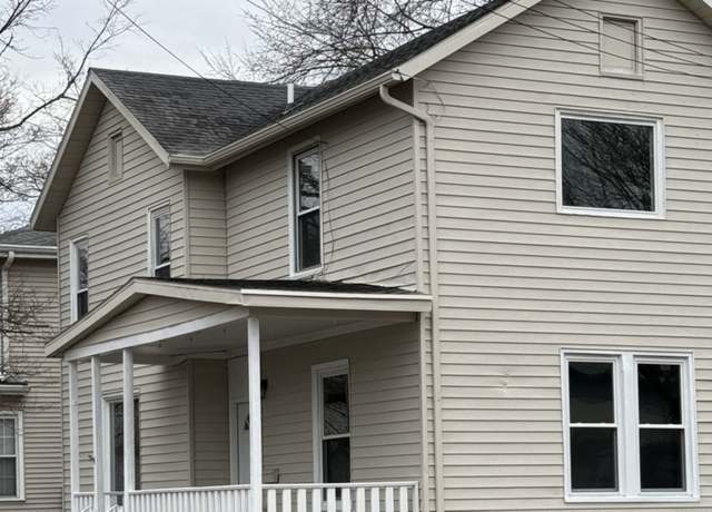 Property at 407 Clay St, Ottawa, IL 61350, 4 beds, 1.5 baths