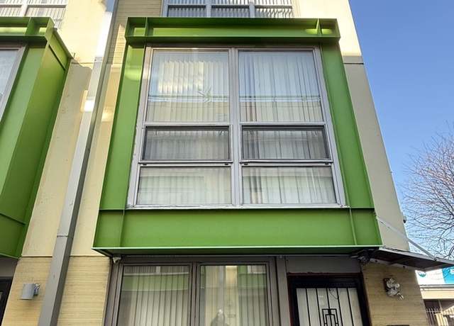 Property at 2237 S Stewart Ave, Chicago, IL 60616, 3 beds, 1.5 baths