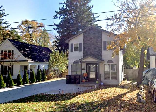 Property at 193 Lake Ct, Crystal Lake, IL 60014, 3 beds, 2 baths