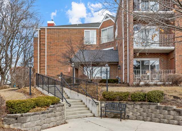 Property at 805 Leicester Rd #118, Elk Grove Village, IL 60007, 2 beds, 2 baths