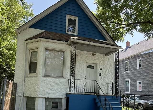 Property at 925 W 53rd St, Chicago, IL 60609, 5 beds, 2 baths