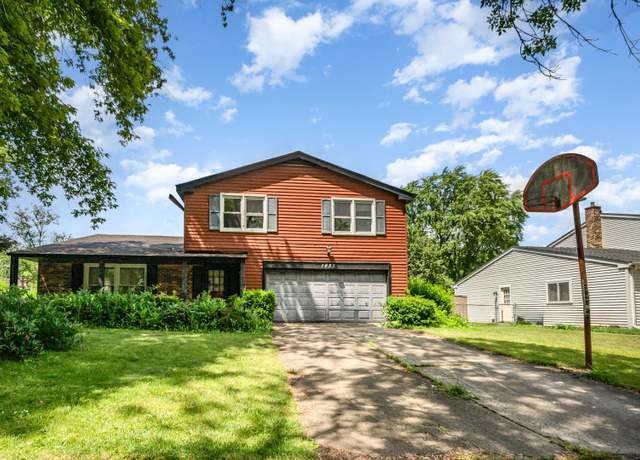 Property at 1425 Stonegate Rd, Naperville, IL 60540, 4 beds, 2.5 baths