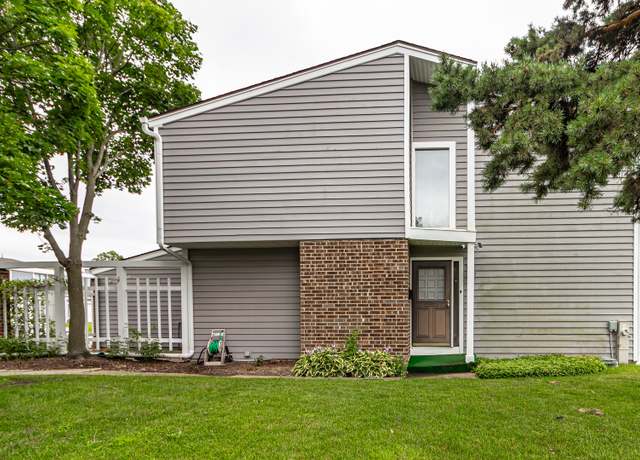 Property at 400 Harmony Dr, Wheeling, IL 60090, 4 beds, 2.5 baths