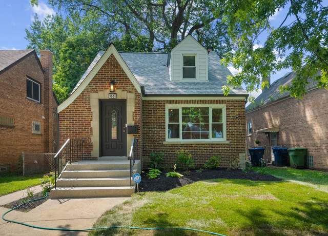 Property at 9638 S Francisco Ave, Evergreen Park, IL 60805, 3 beds, 2 baths