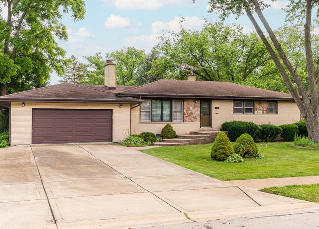 Property at 525 Bunning Dr, Downers Grove, IL 60516, 4 beds, 2 baths