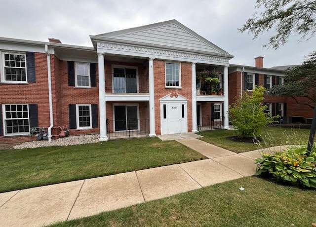 Property at 530 Shorely Dr #104, Barrington, IL 60010, 2 beds, 2 baths