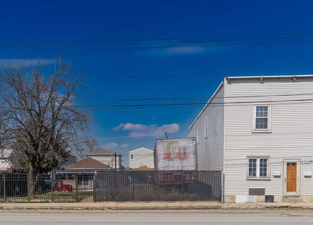 Property at 5710 W 65th St, Chicago, IL 60638