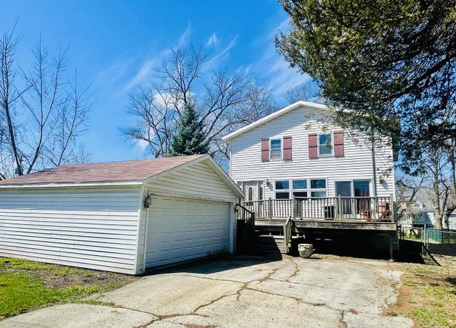 Property at 8 N York St, Fox Lake, IL 60020, 3 beds, 3 baths