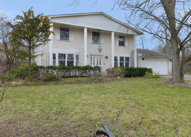 Property at 2892 Parkside Dr, Highland Park, IL 60035, 4 beds, 3 baths