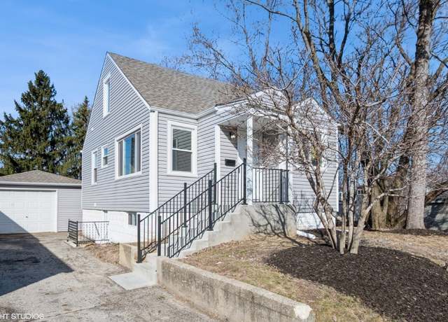 Property at 8924 S Rockwell Ave, Evergreen Park, IL 60805, 3 beds, 1 bath