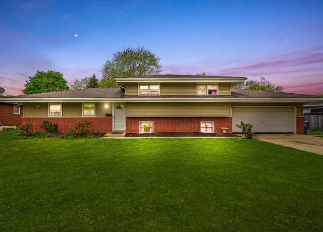 Property at 1191 Comet Dr, Aurora, IL 60505, 3 beds, 2 baths