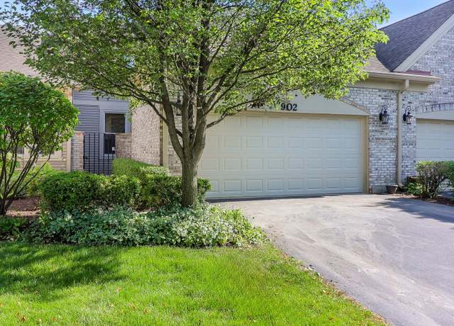 Property at 902 Heathrow Ln, Naperville, IL 60540, 2 beds, 2.5 baths